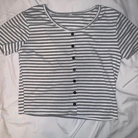 Stripped fake button down crop top - Picture 1 of 1